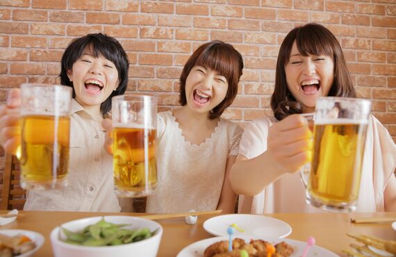 栄で女子会の用途でも利用できるカラオケバーをお探しならご利用ください